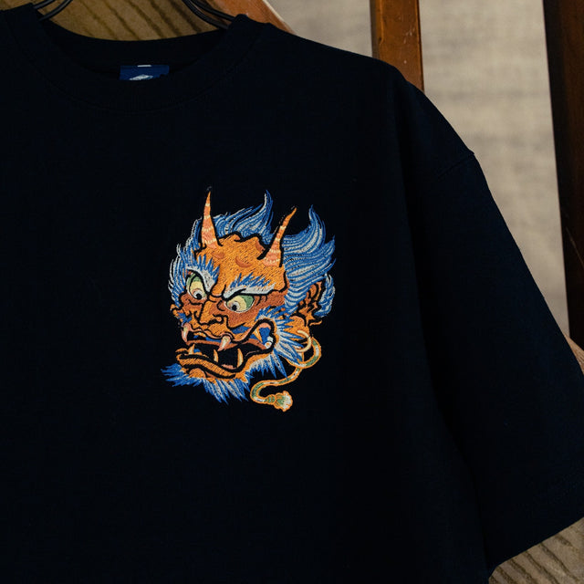 だるま商店 鬼 EMBROIDERY TEE